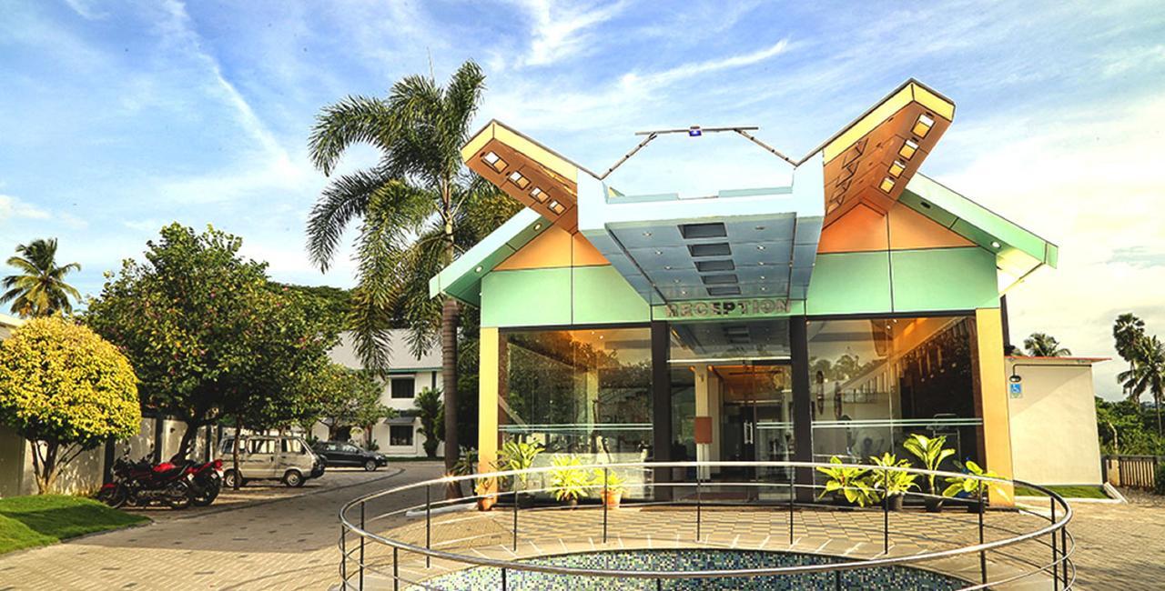 Hotel Palm Shore Palakkad Exterior photo